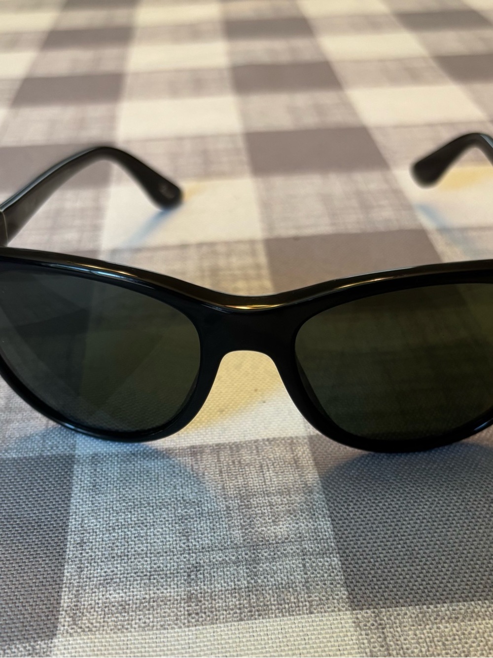 Persol Black Frame Sunglasses with Dark Green Lenses - Classic Oval - Picture 2 of 6
